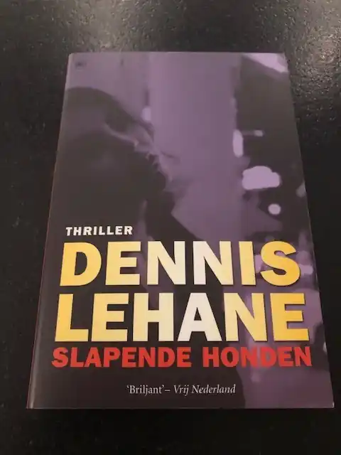 Korting Slapende honden - Dennis Lehane,Hugo Kuipers