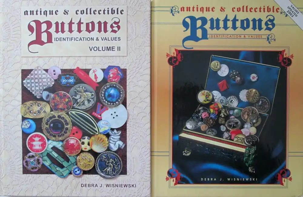 Beperkt Aanbod Antique & Collectible Buttons, identification & values, volume 1 & 2 - Debra Wisniewski (prijs is voor 2 delen bij elkaar)