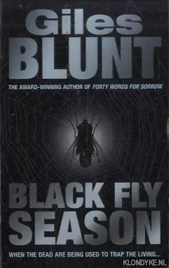 Beperkt Aanbod Black Fly Season - Blunt, Giles